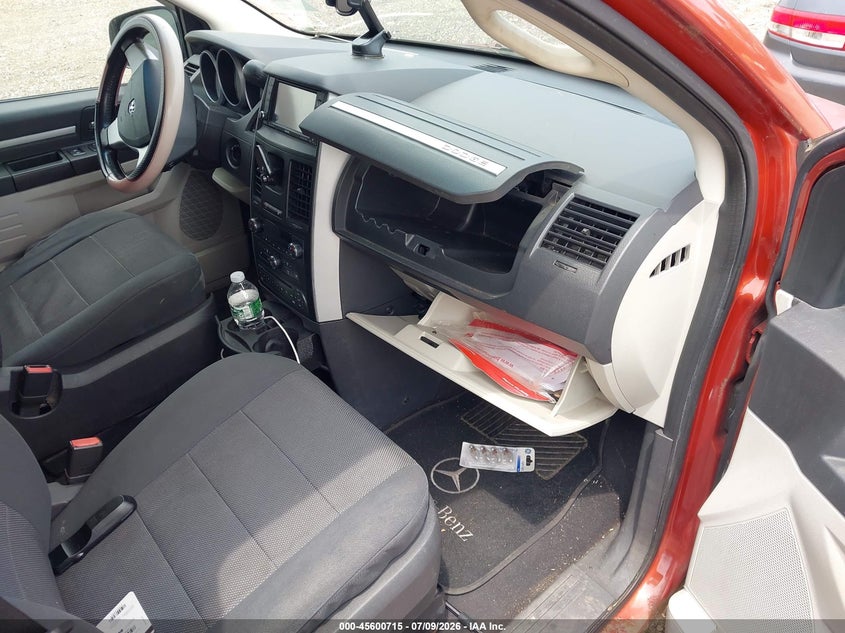 2008 DODGE GRAND CARAVAN auction photo 5