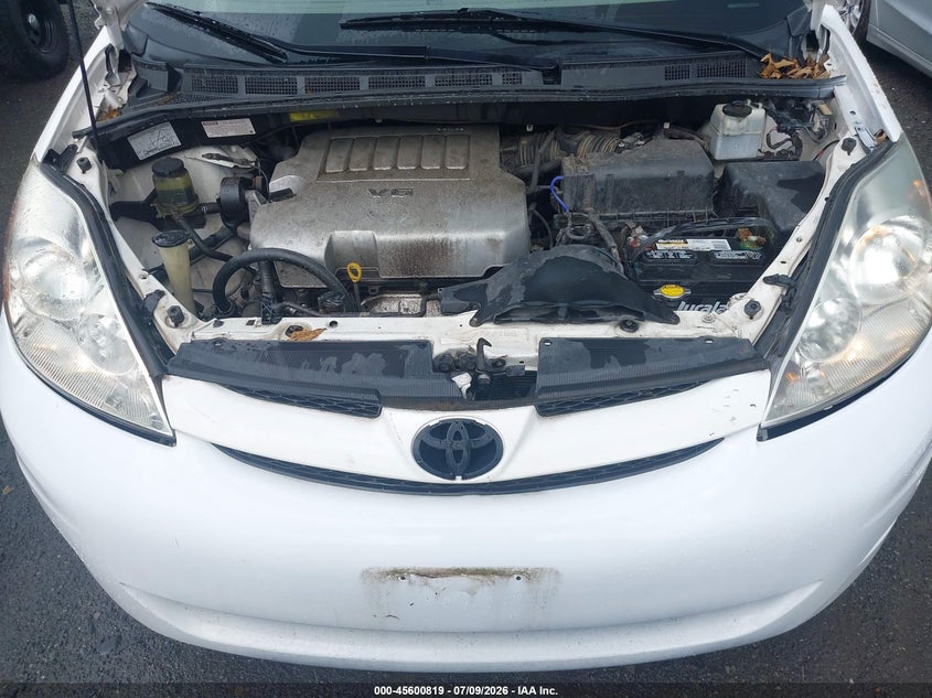 2008 TOYOTA SIENNA auction photo 6
