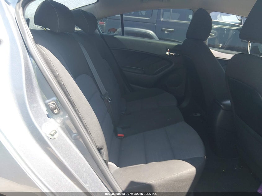 2017 KIA FORTE auction photo 8