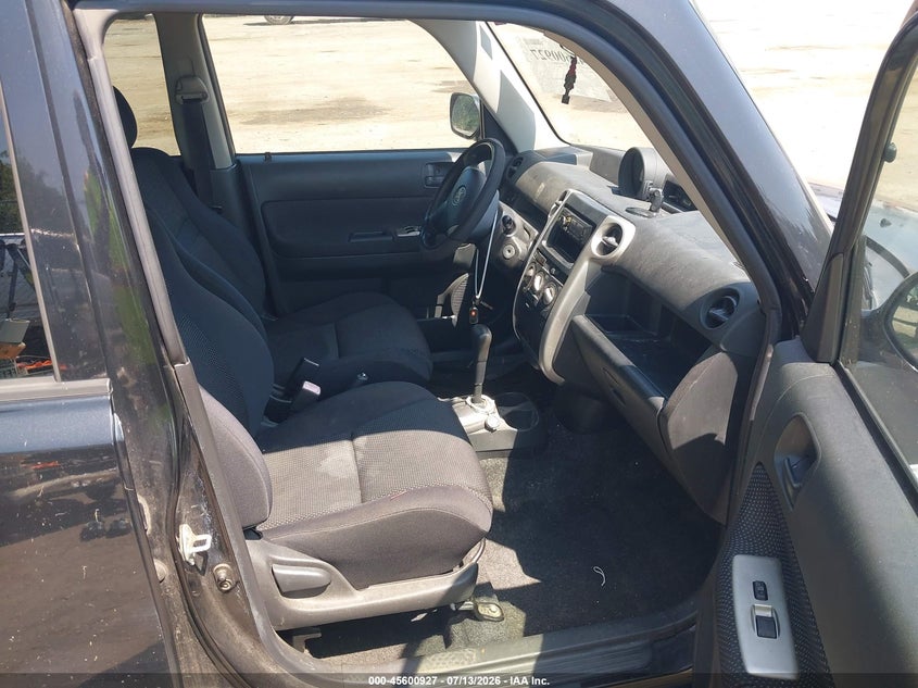 2004 SCION XB auction photo 5