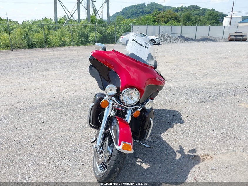 2011 HARLEY-DAVIDSON FLHTK auction photo 5