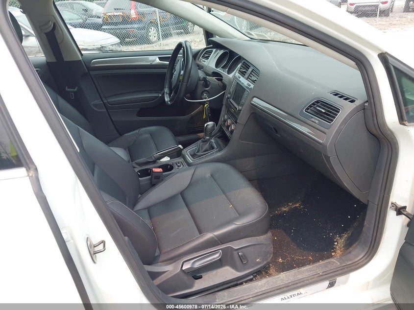 2017 VOLKSWAGEN GOLF ALLTRACK auction photo 5