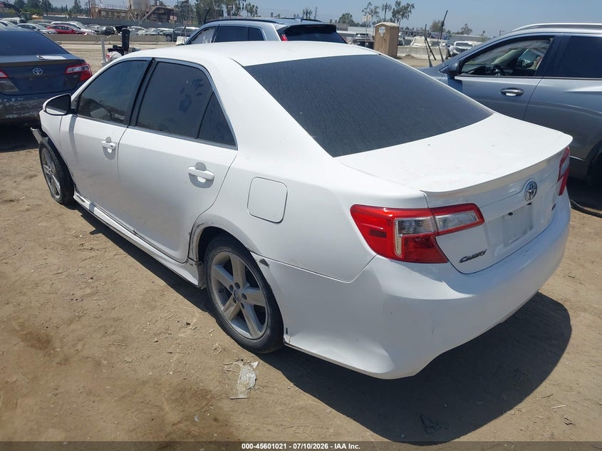 2014 TOYOTA CAMRY auction photo 3