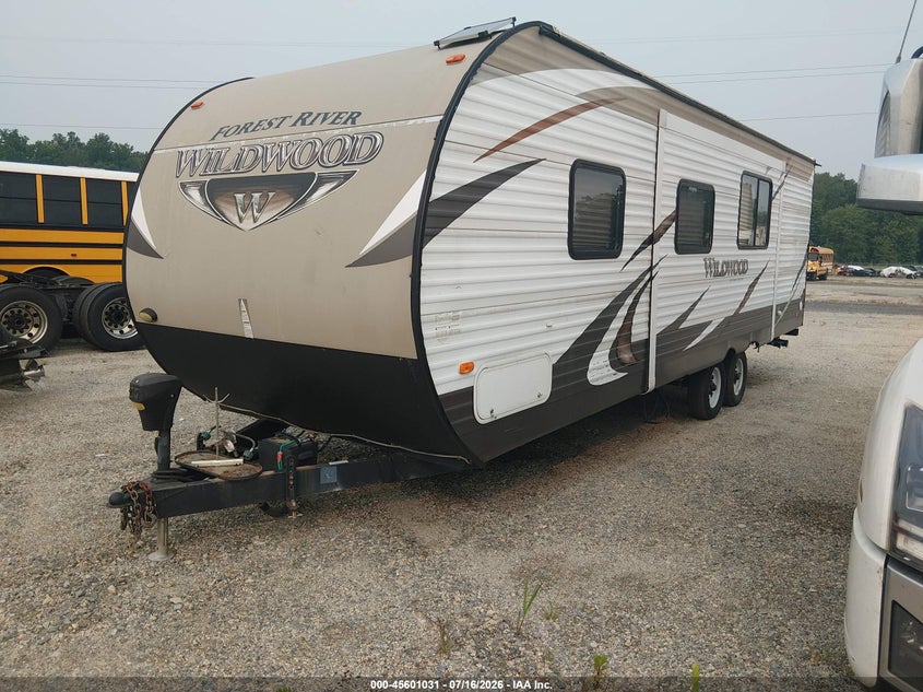 2016 WILDWOOD TRAVEL TRAILER auction photo 2