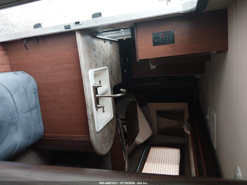 2016 WILDWOOD TRAVEL TRAILER auction photo 5