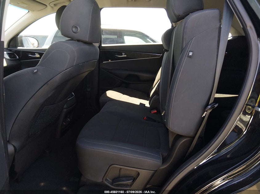 2019 Kia Sorento 3.3L S VIN: 5XYPG4A57KG593722 Lot: 45601160