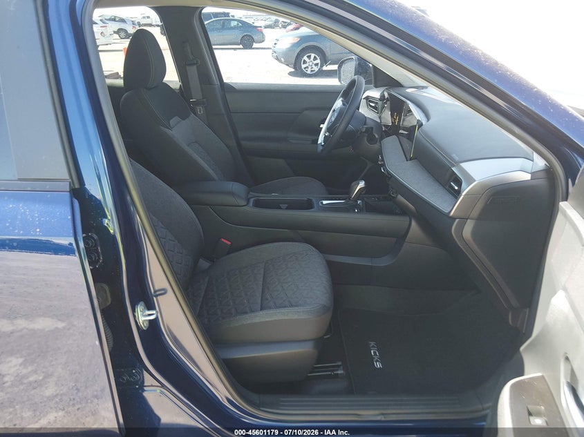 2026 NISSAN KICKS auction photo 5