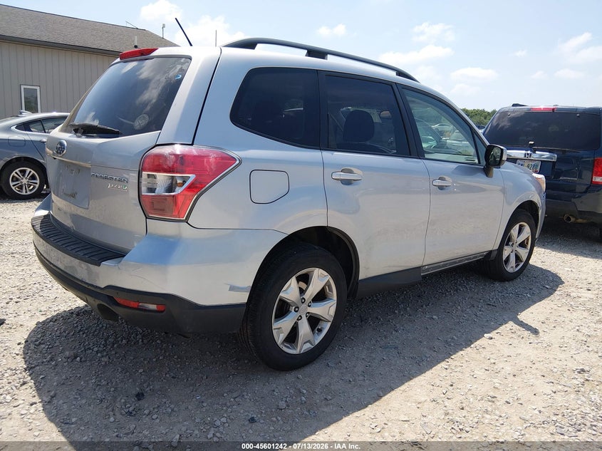 2014 SUBARU FORESTER auction photo 4