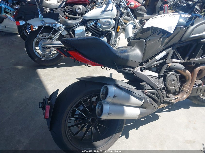 2012 DUCATI DIAVEL auction photo 4