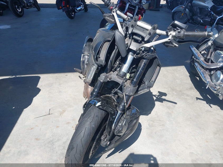 2012 DUCATI DIAVEL auction photo 5