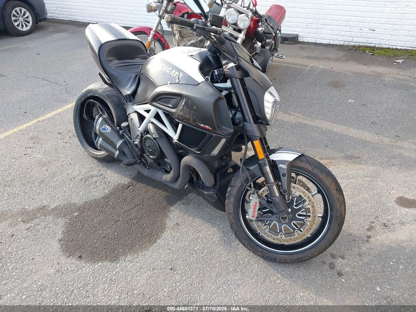 2015 DUCATI DIAVEL auction photo 1