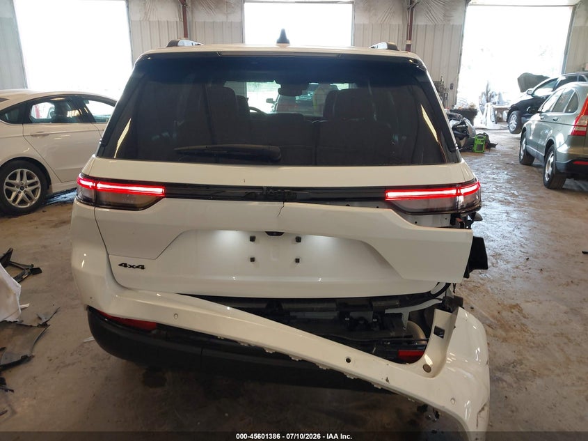 JEEP GRAND CHEROKEE - zdjęcie 16