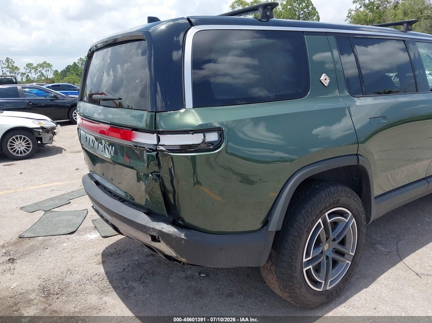 2025 RIVIAN R1S auction photo 6