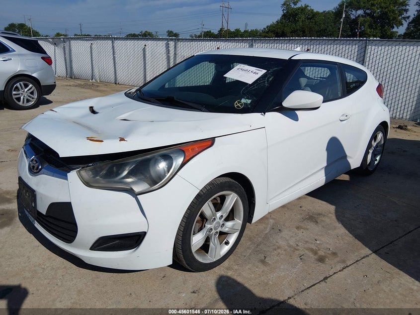 2013 Hyundai Veloster, Front End, IAAI, VIN KMHTC6AD0DU130198 — photo 2