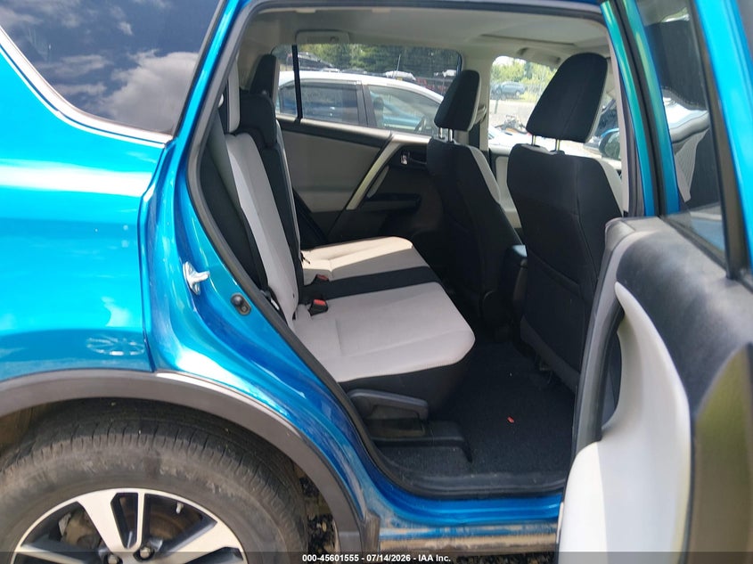 2017 TOYOTA RAV4 auction photo 8