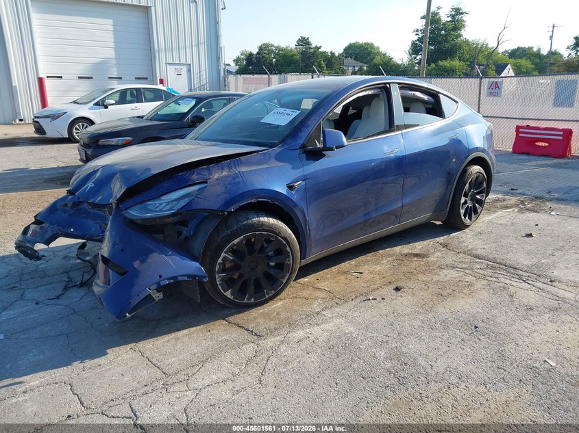 2020 Tesla Model Y, Front End, IAAI, VIN 5YJYGDEE5LF040123 — photo 2
