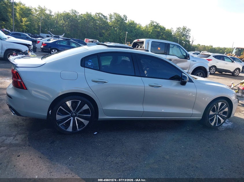 2022 Volvo S60 B5 Momentum VIN: 7JRL12TZ9NG154190 Lot: 45601574