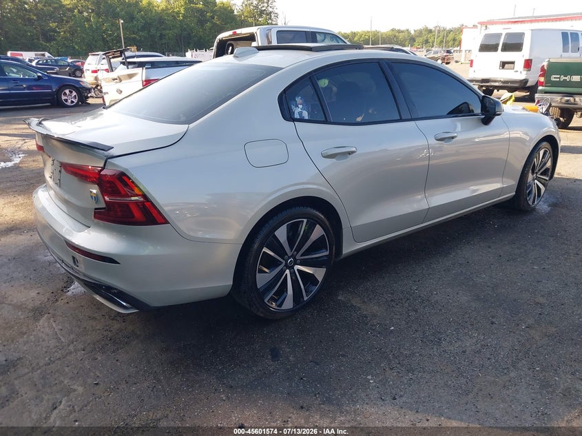 2022 VOLVO S60 auction photo 4