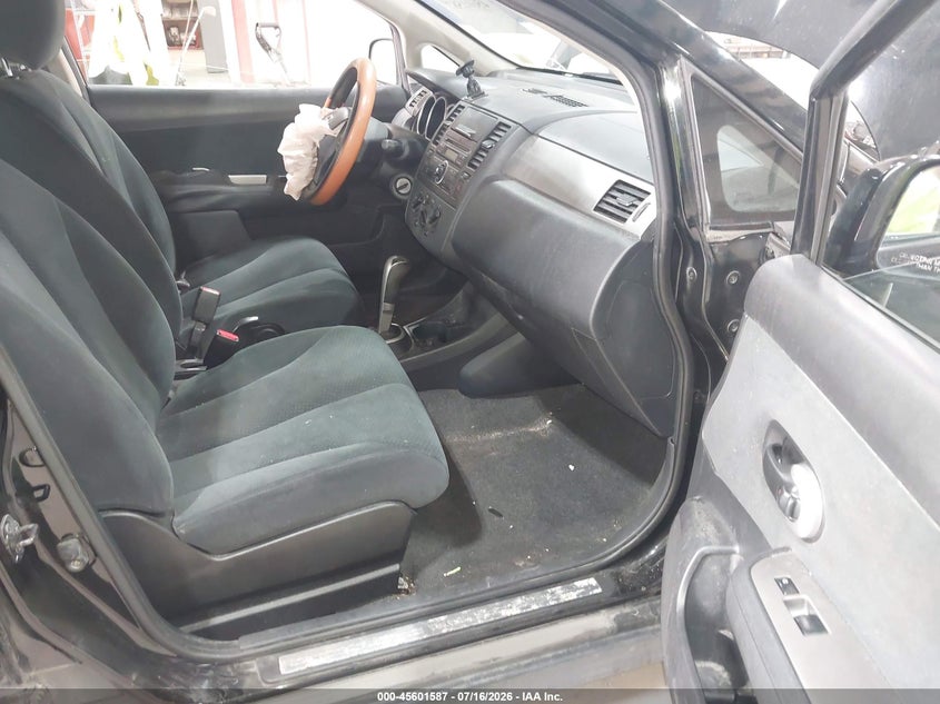 2011 NISSAN VERSA auction photo 5