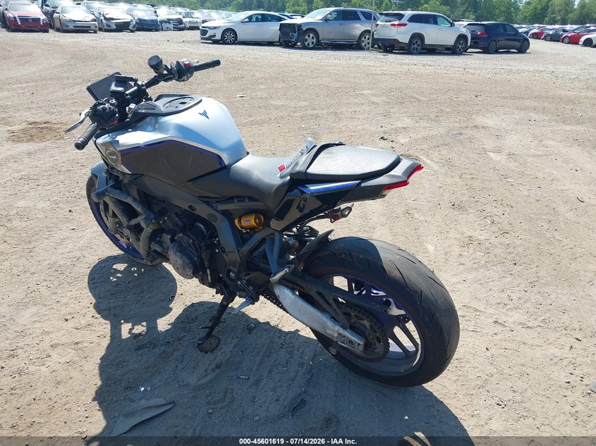 2025 YAMAHA MT09 auction photo 3