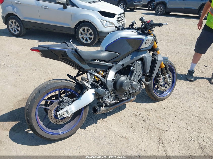 2025 YAMAHA MT09 auction photo 4