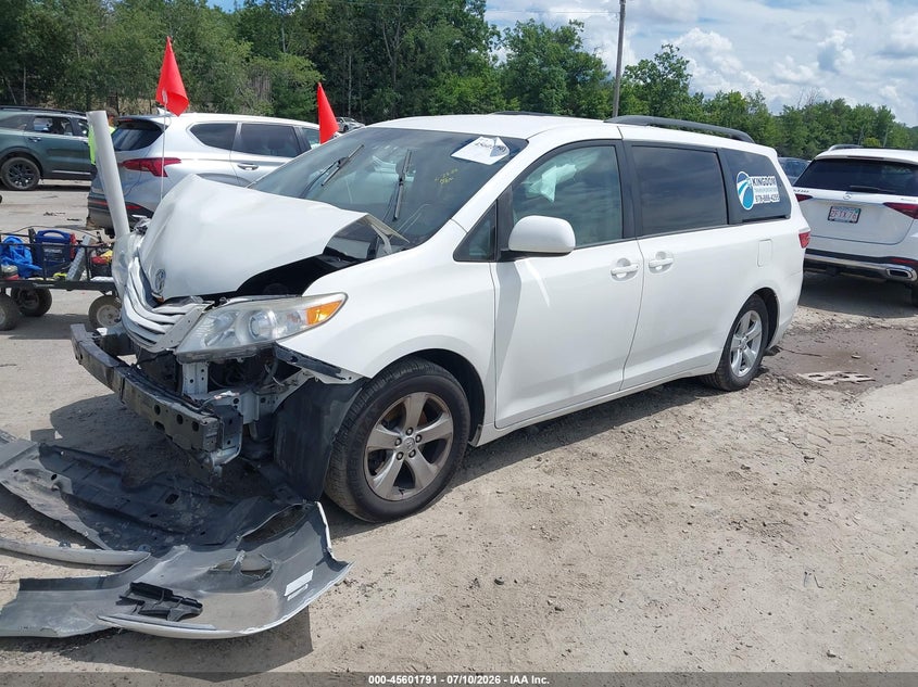 2015 Toyota Sienna, Front End, IAAI, VIN 5TDKK3DC1FS665455 — photo 2