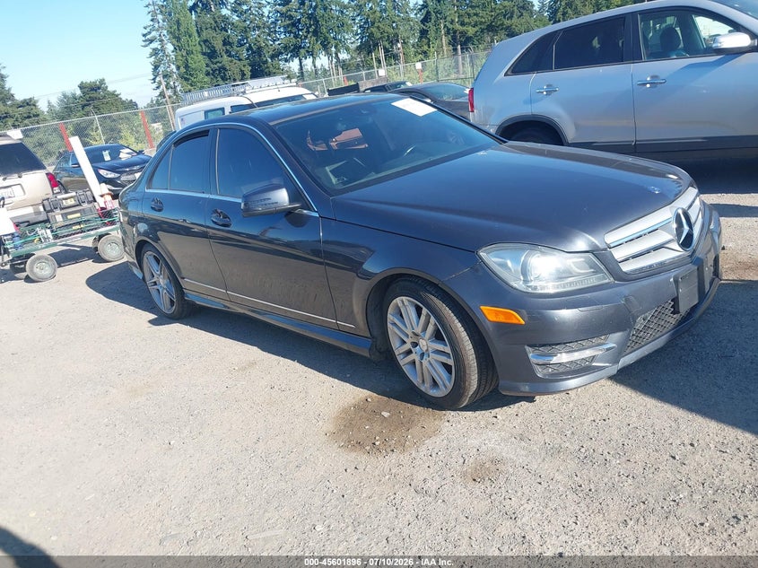 2013 MERCEDES-BENZ C 250 — zdjęcie z aukcji