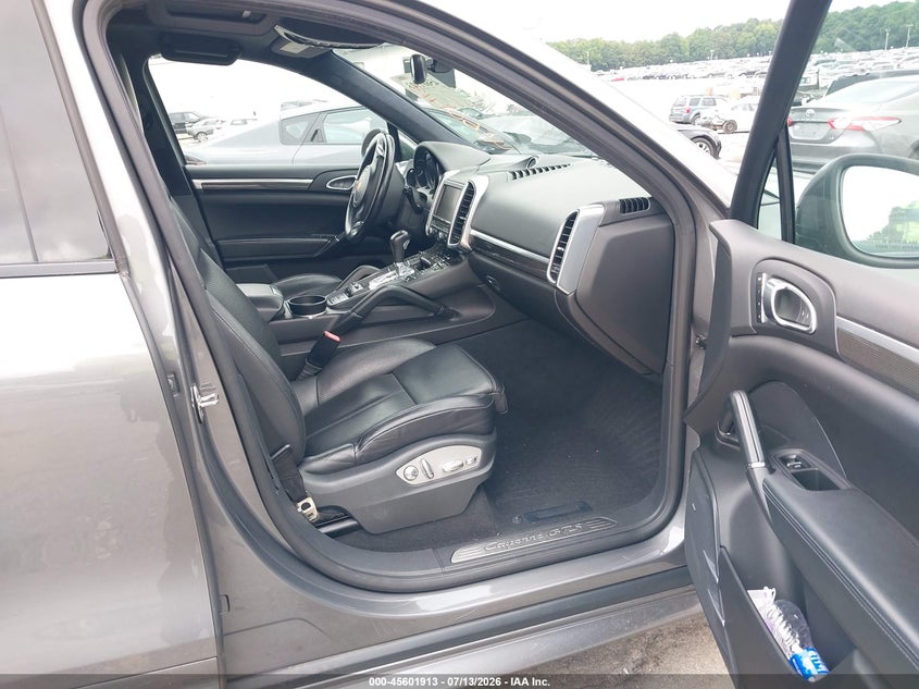 2013 PORSCHE CAYENNE auction photo 5