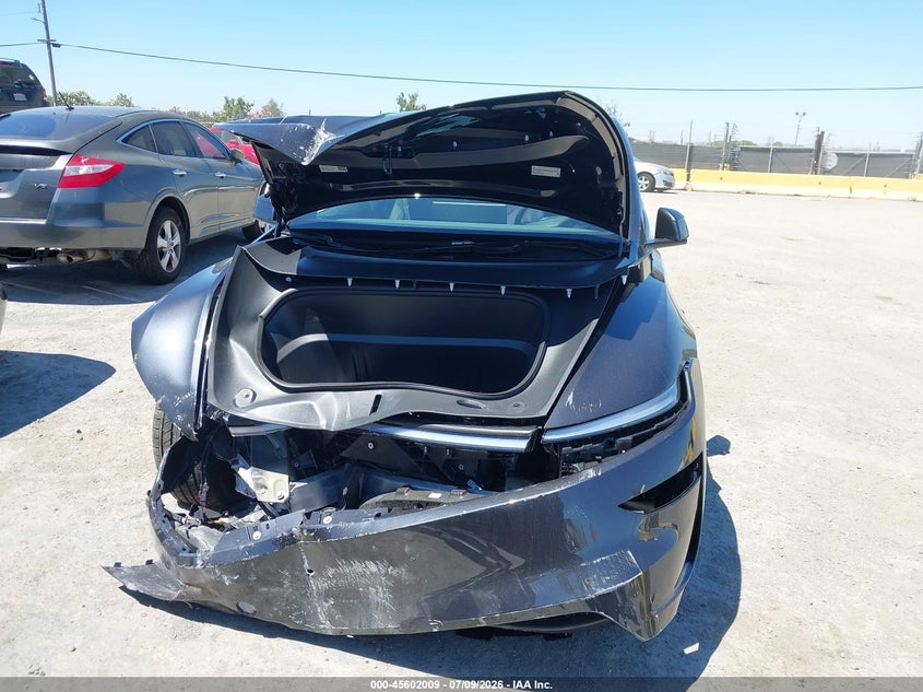 2026 Tesla Model Y All-Wheel Drive/Long Range Launch Series/Premium All-Wheel Drive VIN: 7SAYGDEE3TF658804 Lot: 45602009