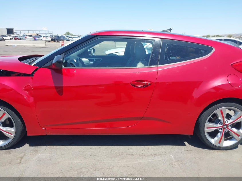 2013 Hyundai Veloster Base W/Gray VIN: KMHTC6AD3DU165608 Lot: 45602035