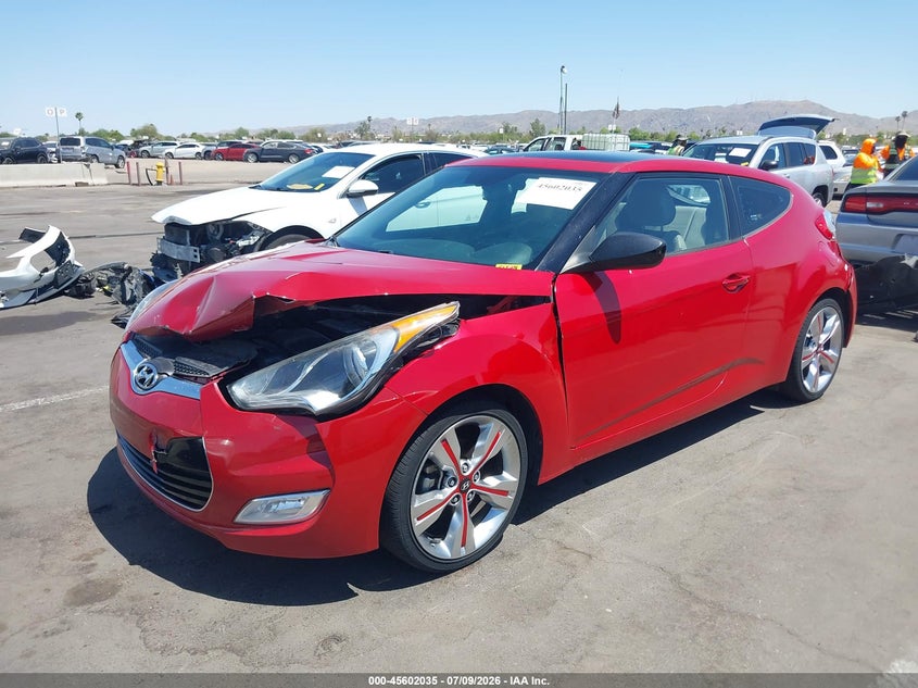 2013 HYUNDAI VELOSTER auction photo 2