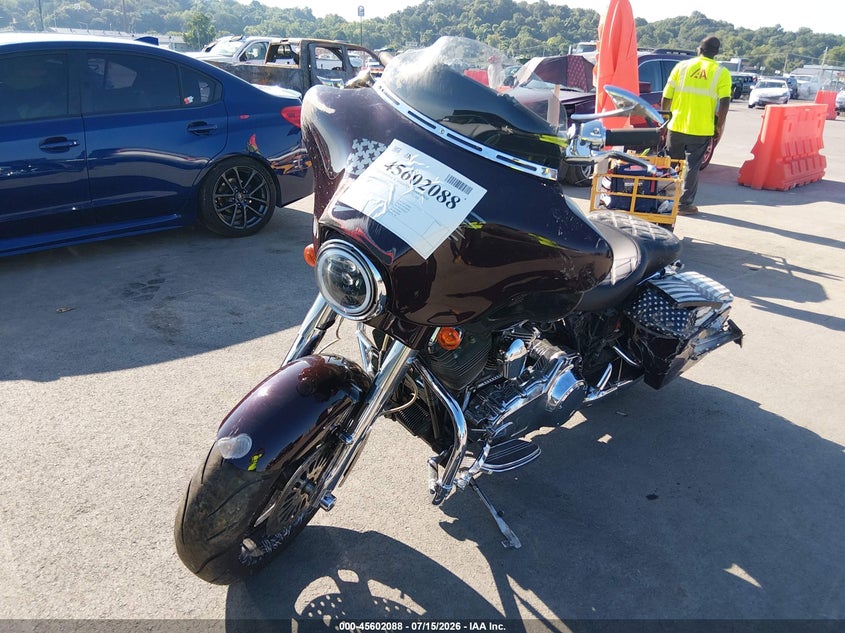 2010 HARLEY-DAVIDSON FLHX auction photo 2