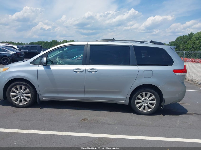 AtlanticExpress - Toyota Sienna
