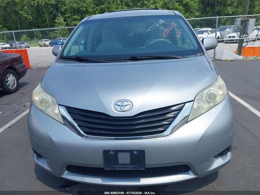 AtlanticExpress - Toyota Sienna