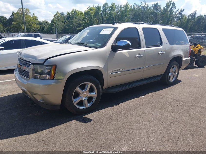 2013 Chevrolet Suburban, Repossession, IAAI, VIN 1GNSCKE03DR139908 — photo 2