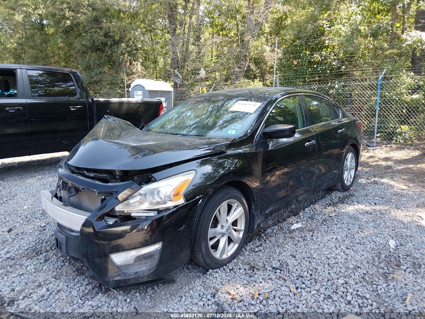 2013 Nissan Altima, Right Front, IAAI, VIN 1N4AL3AP7DC912465 — photo 2