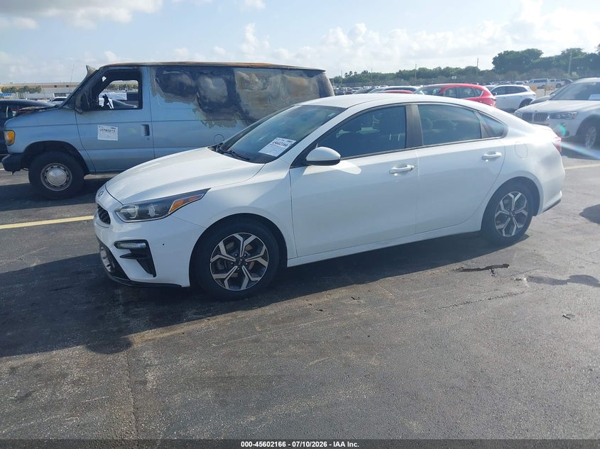 2020 Kia Forte, Right Rear, IAAI, VIN 3KPF24AD7LE148090 — photo 2