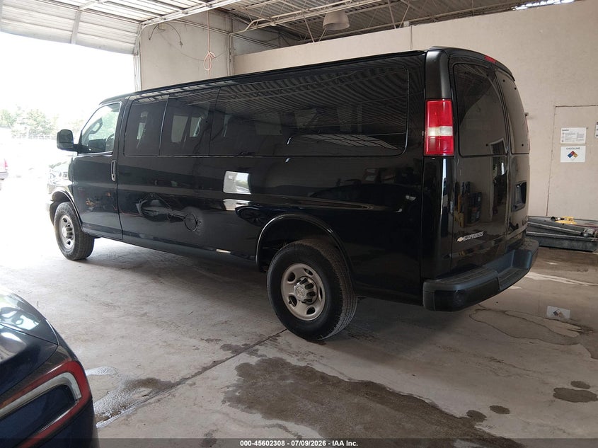 Vin: 1gazgnfpxm1241805, lot: 46100731, chevrolet express passenger rwd 3500 extended wheelbase ls 20213