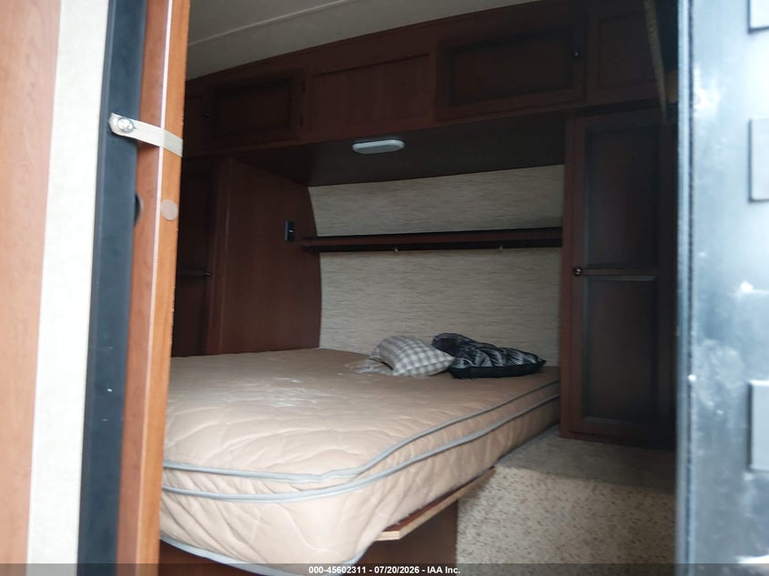 2015 FOREST RIVER PALOMINO SOLAIRE 318TSBHK TRAVEL TRAILER auction photo 5