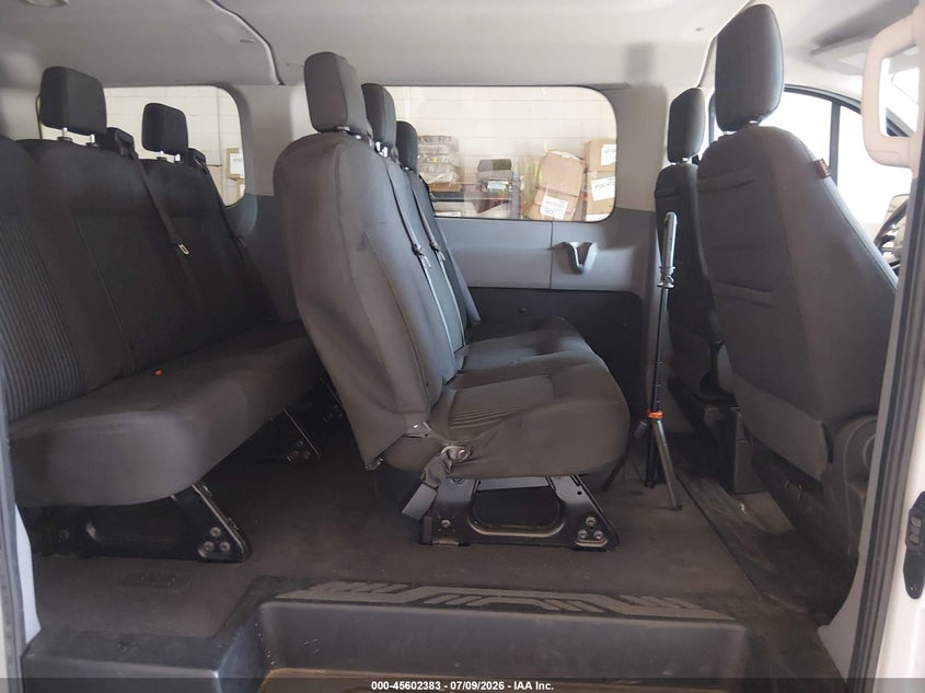 2019 FORD TRANSIT-150 auction photo 8