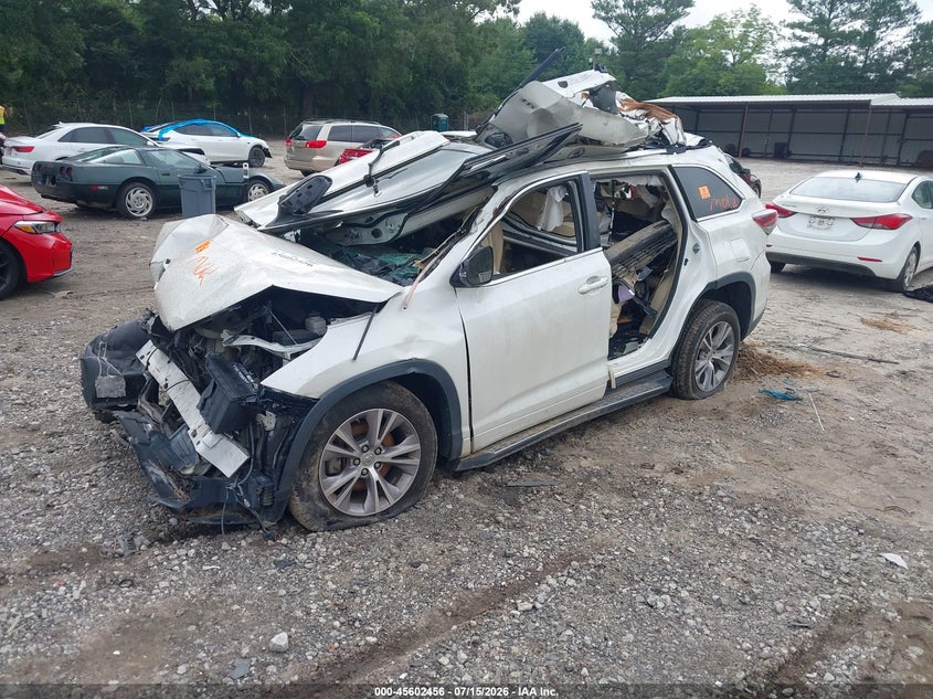 2015 TOYOTA HIGHLANDER auction photo 2