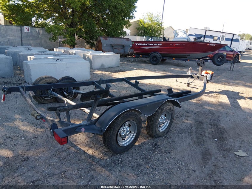 2018 BOAT TRAILER - TRAILSTAR auction photo 4