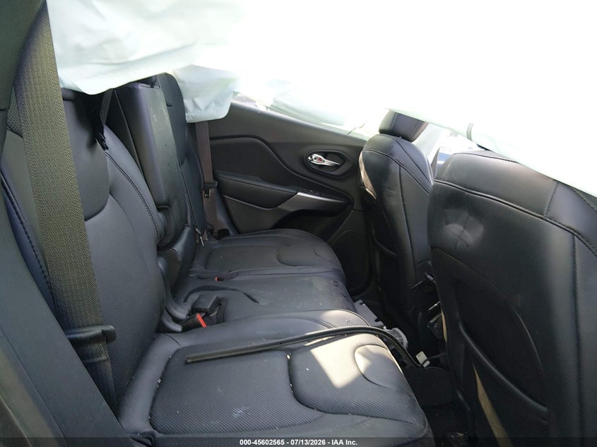 2020 JEEP CHEROKEE auction photo 8