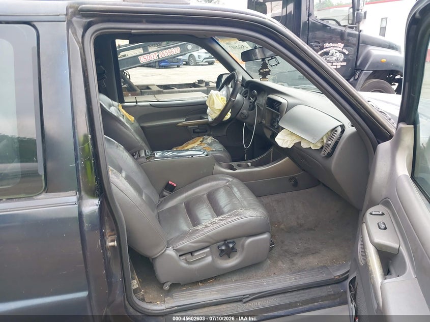 2001 FORD EXPLORER SPORT auction photo 5