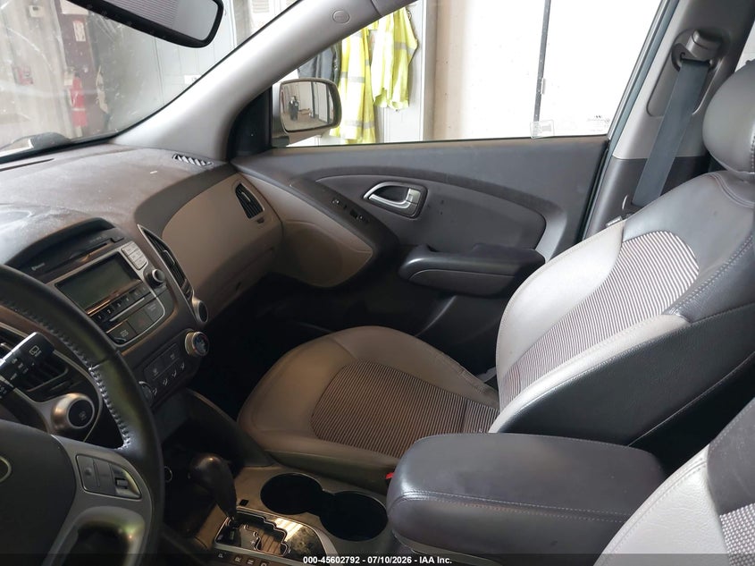 2012 HYUNDAI TUCSON auction photo 5