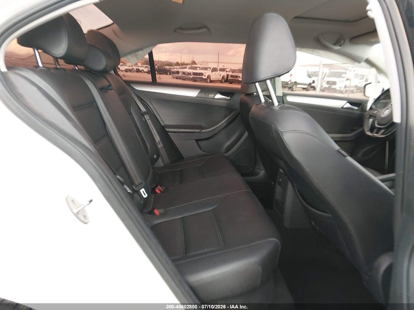 2017 VOLKSWAGEN JETTA auction photo 8