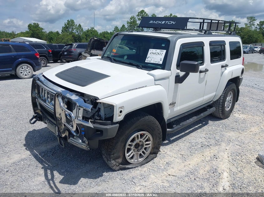 2010 HUMMER H3 SUV auction photo 2