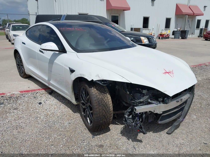 Vin: 5yjsa1e61mf452586, lot: 46101264, tesla model s plaid tri motor all-wheel drive 2021 img_1
