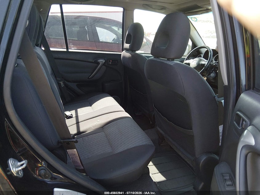 2004 TOYOTA RAV4 auction photo 8