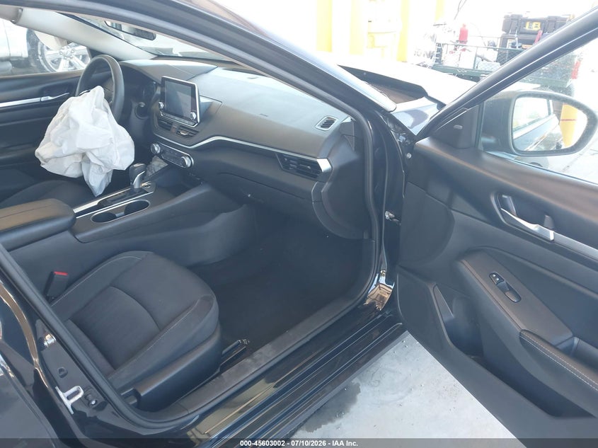 2022 NISSAN ALTIMA auction photo 5